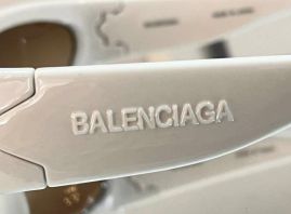 Picture of Balenciga Sunglasses _SKUfw52347272fw